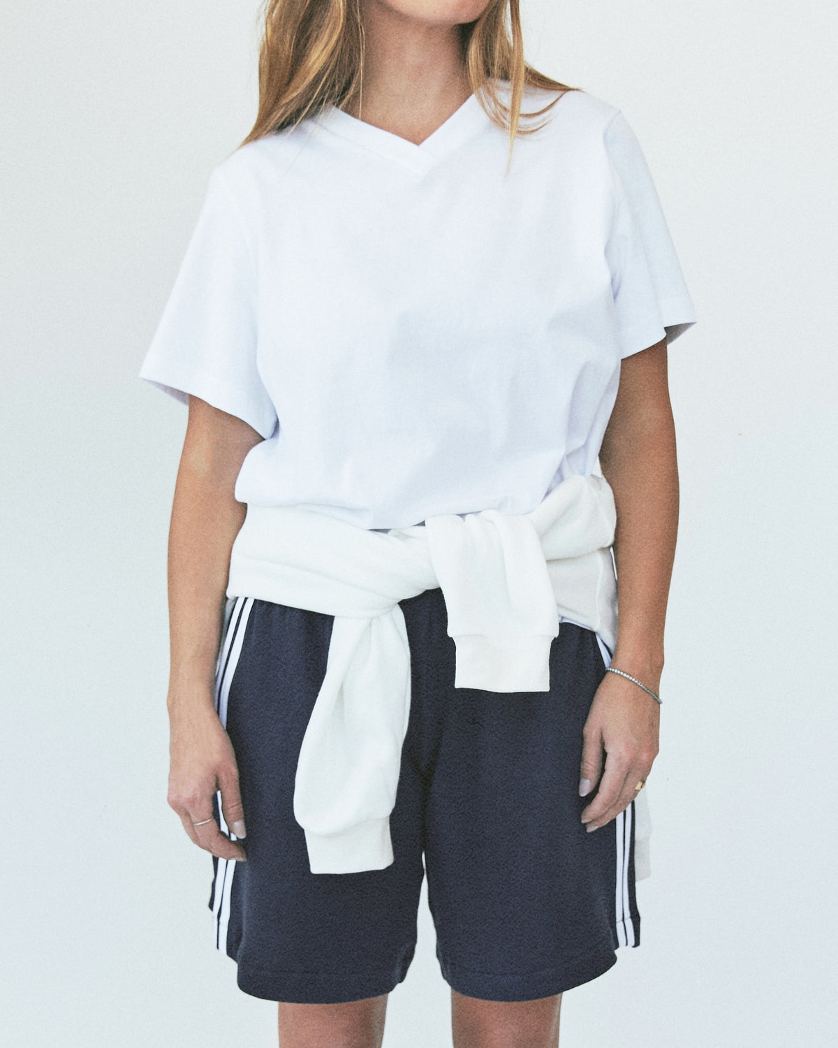 THE WHITE V-NECK TEE