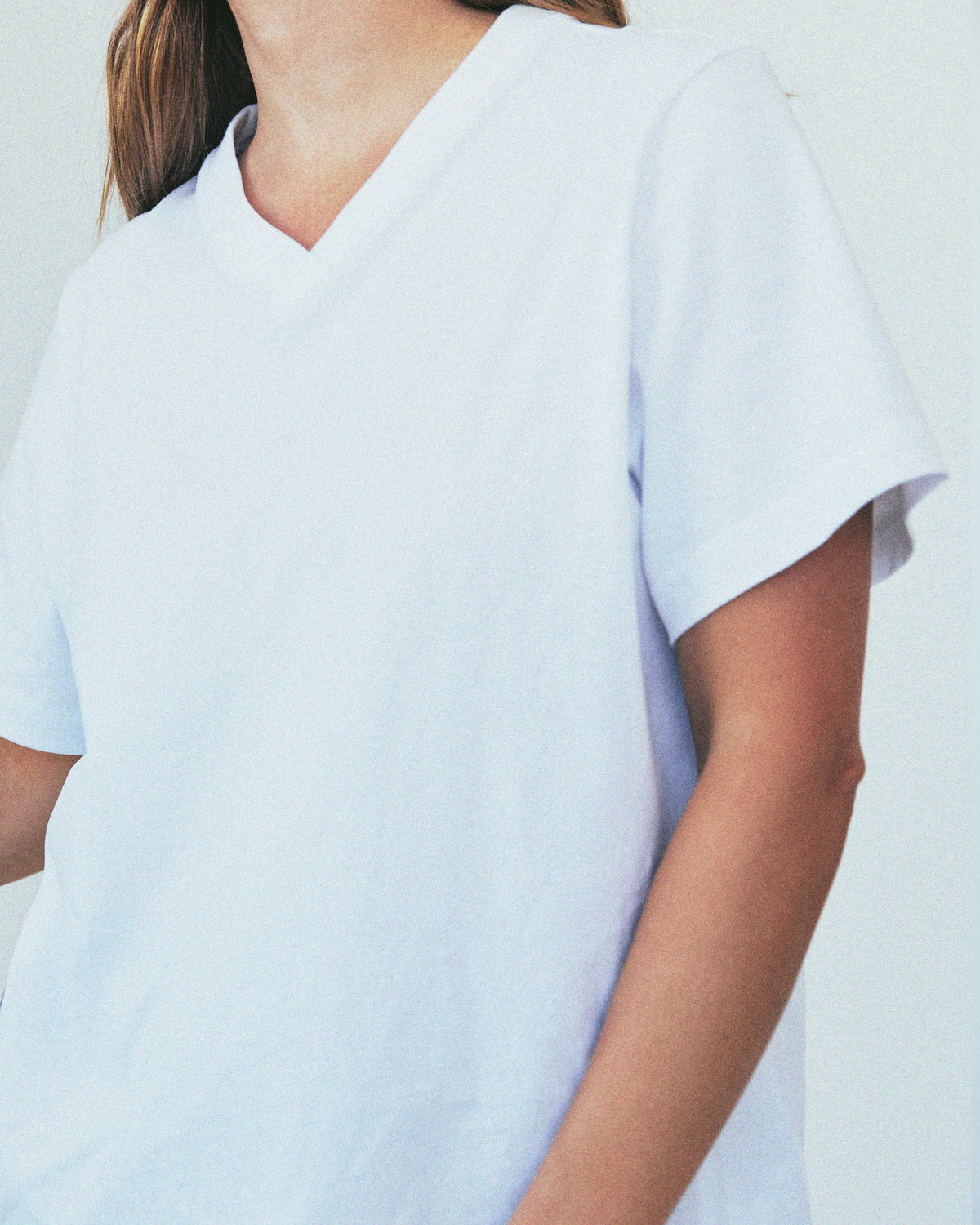 THE WHITE V-NECK TEE
